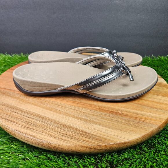 Vionic Bella X Sandals Women’s Size 7.5 Pewter Metallic Slip On Thong Flip Flop - Picture 1 of 11
